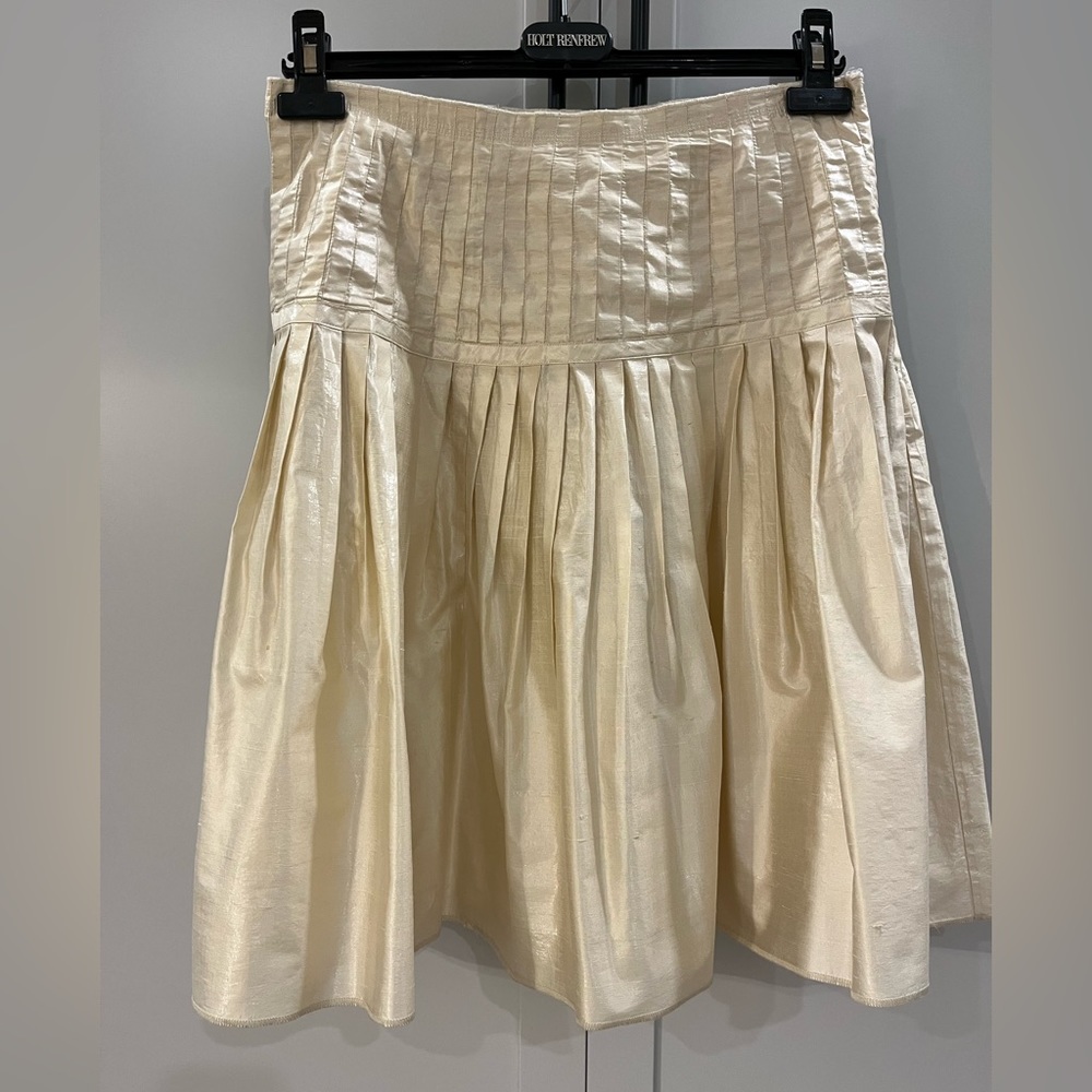 ABSOLUTELY STUNNING 💃 HOLT RENFREW Cream Coloured Raw Silk Skirt - size 8